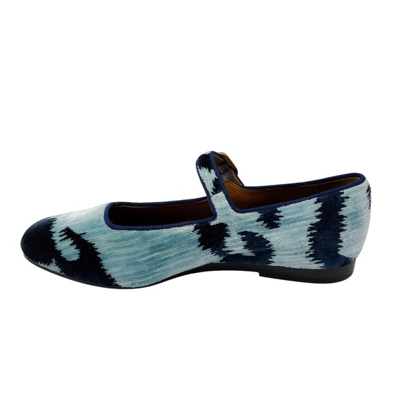 LE MONDE BERYL NAVY / LIGHT BLUE HANDMADE VELVET MARY JANE FLATS - Picture 3 of 7